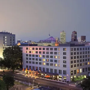 https://maritim-hotel-berlin.find-berlin-hotels.com